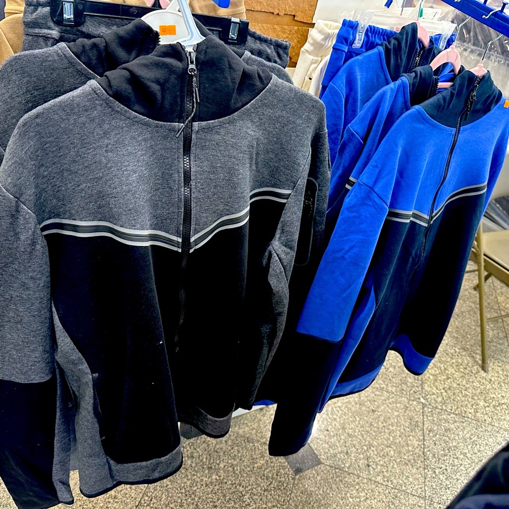 Sale sale track suit men’s and girls